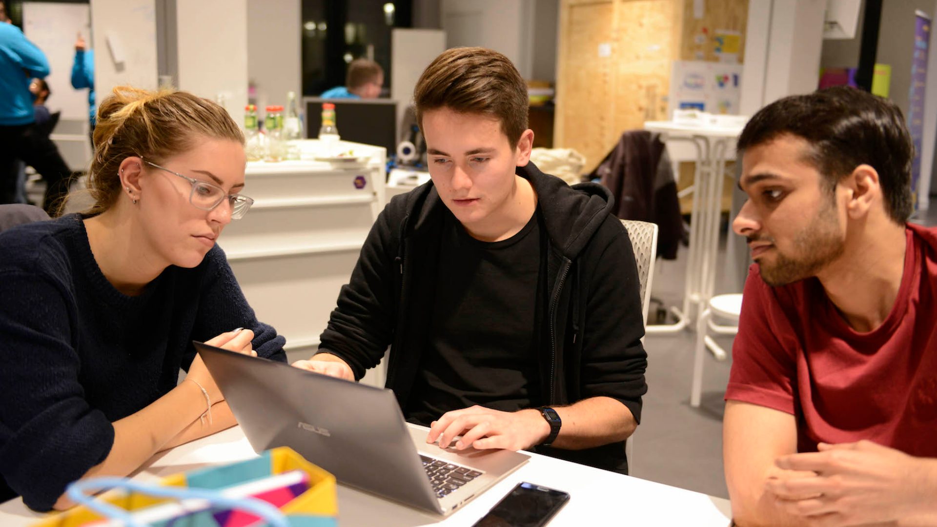 Hackathon 现场参赛选手